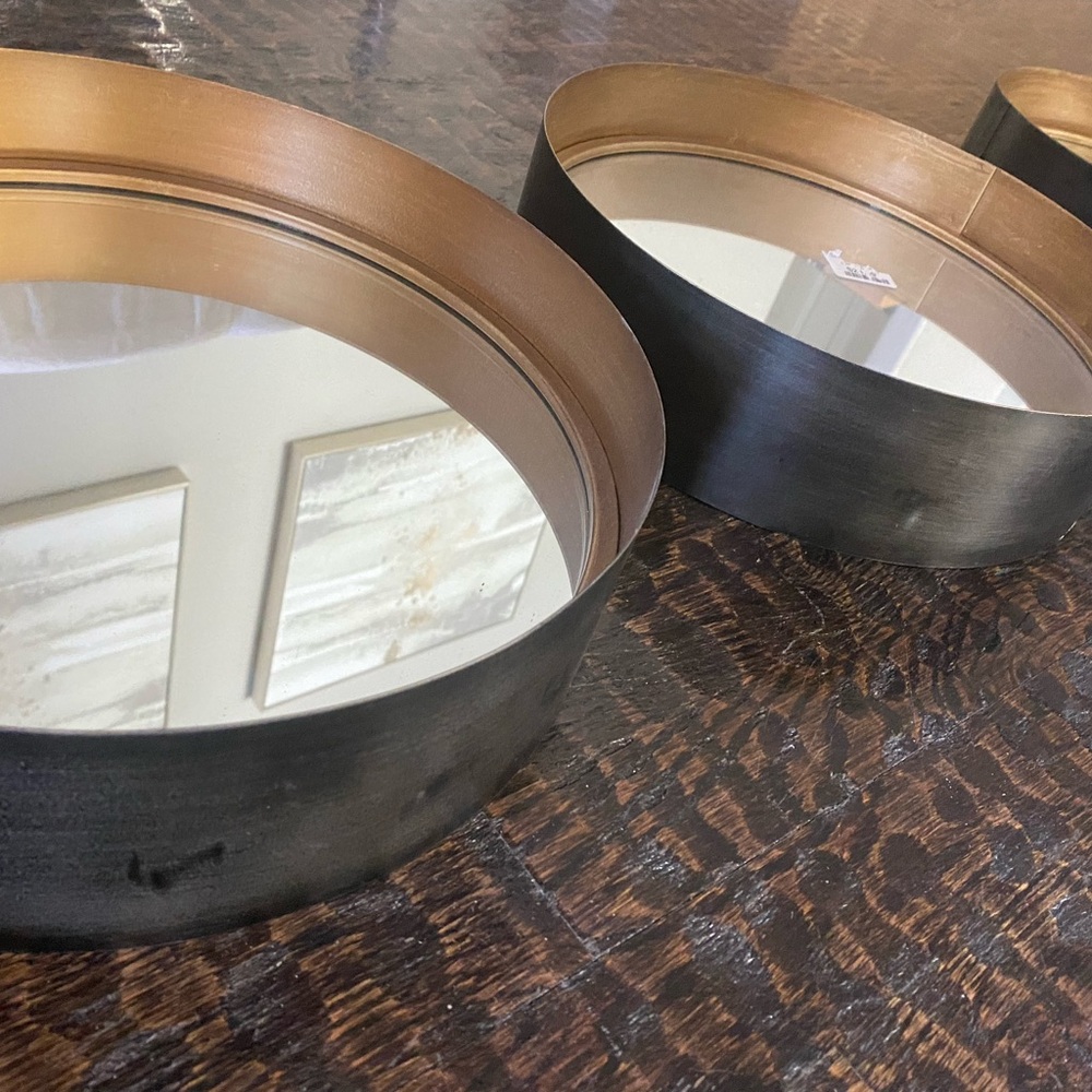 5 piece Round Black and Gold Wall Mirror Set - Picture 3 of 5